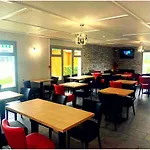 Kyriad Chantilly Sud - Luzarches 3*