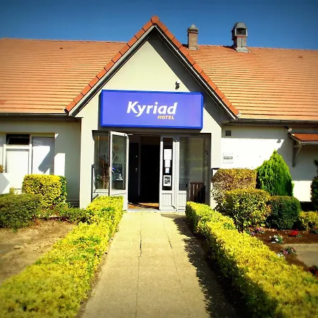 Kyriad Chantilly Sud - Luzarches 3* Chaumontel