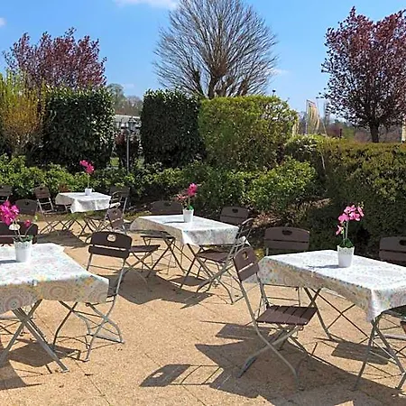 Kyriad Chantilly Sud - Luzarches 3*