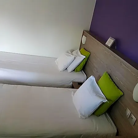 Kyriad Chantilly Sud - Luzarches Hotel