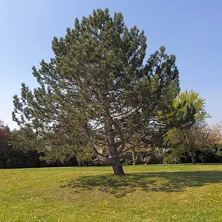 Kyriad Chantilly Sud - Luzarches Szálloda 3*