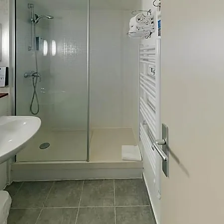 Kyriad Chantilly Sud - Luzarches 3* Chaumontel