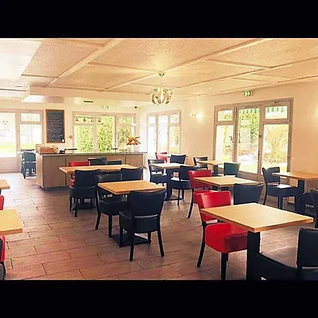 Szálloda Kyriad Chantilly Sud - Luzarches