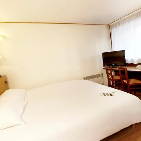 Kyriad Chantilly Sud - Luzarches Hotel