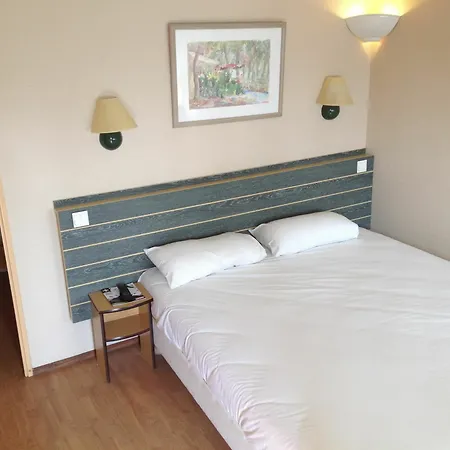 Kyriad Chantilly Sud - Luzarches 3* Chaumontel