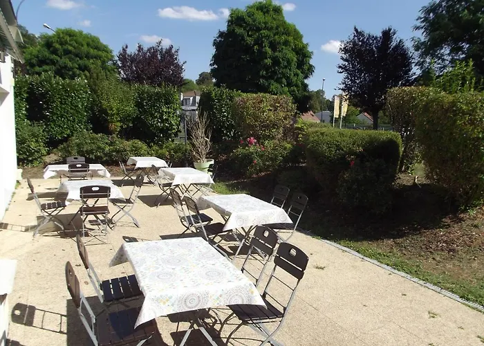Kyriad Chantilly Sud - Luzarches 3* Chaumontel