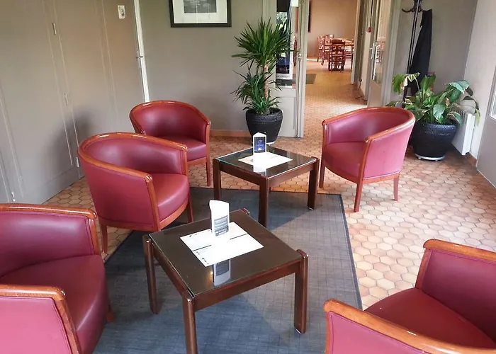 Kyriad Chantilly Sud - Luzarches Hotel 3*