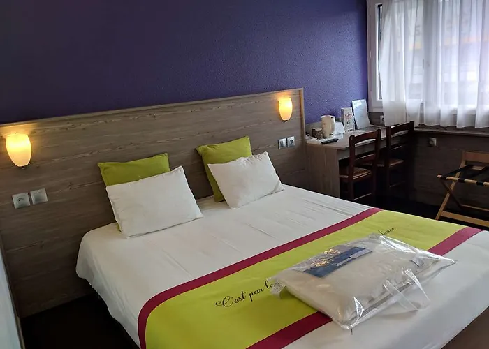 Kyriad Chantilly Sud - Luzarches Hotel 3*