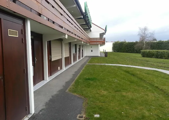Kyriad Chantilly Sud - Luzarches 3* Chaumontel